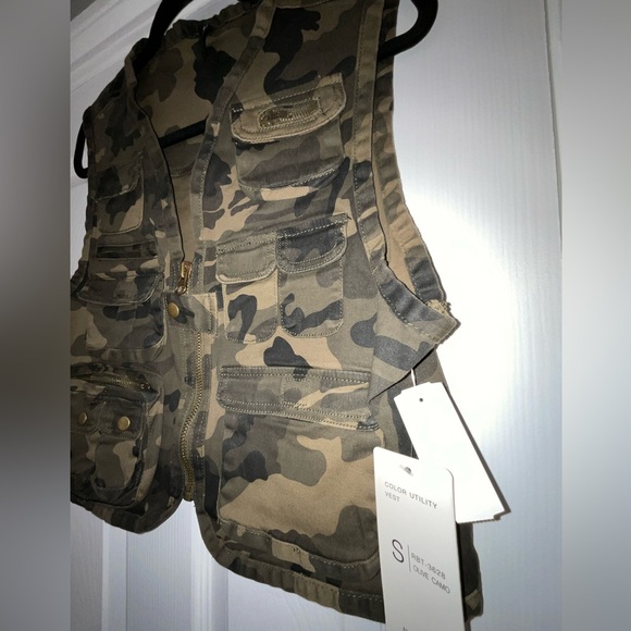 Camo Utility Vest/Jacket - Picture 2 of 4